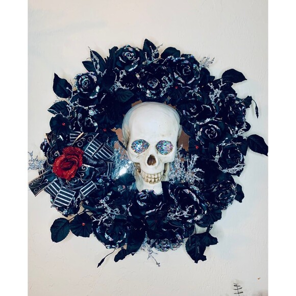 Lighted Jeweled and Sparkle Red Rose Gothic Skull Black Wreath 22 inches - Picture 2 of 12